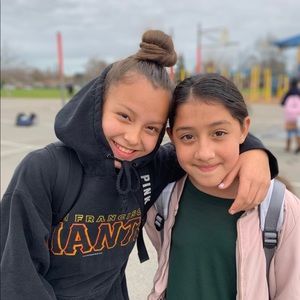 Meet your Posher, Violeta